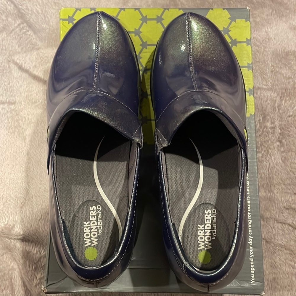 Dansko - Work Wonders Clogs (slip resistant) Camellia Patent Grey Prism size 39